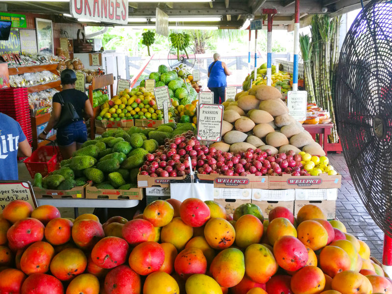 Stand de frutas “Robert is here”